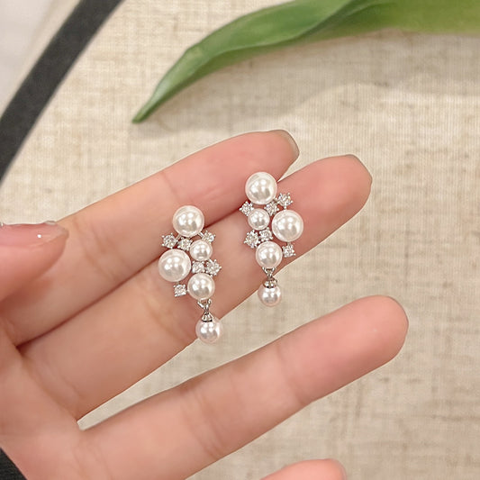 Beautiful Pearl Earring with Unique Style