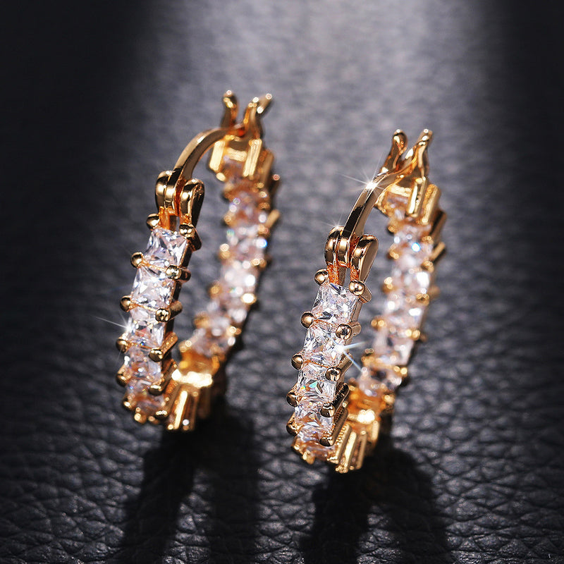 Elegant Gold Earring for Every Occasion