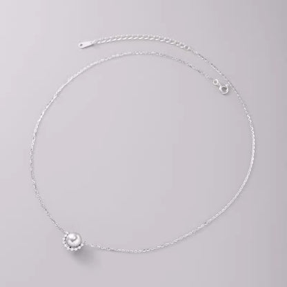 Beautiful Pearl Necklace with Unique Style