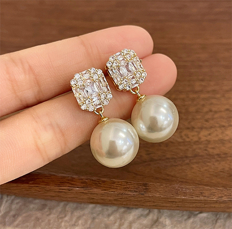 Elegant Pearl Earring for Every Occasion