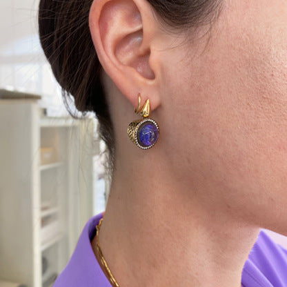 Charming Gold Earring for Any Occasion