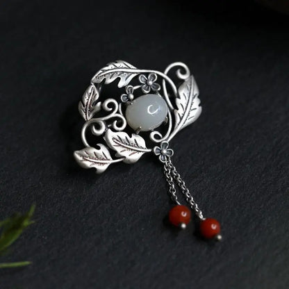 Classic Silver Pendant with Timeless Appeal