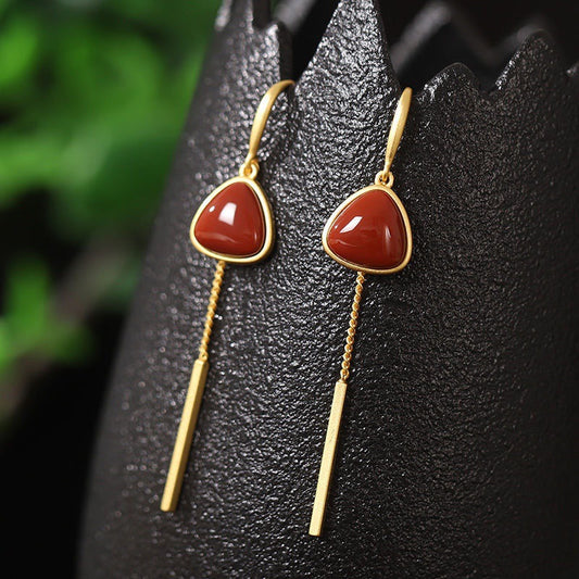 Classic Gold Earring with Timeless Appeal