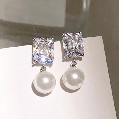 Stunning Pearl Earring for Daily Wear