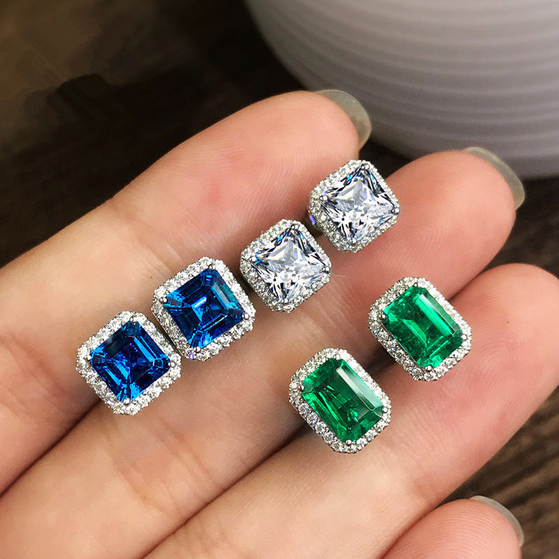 Charming Earring for Any Occasion