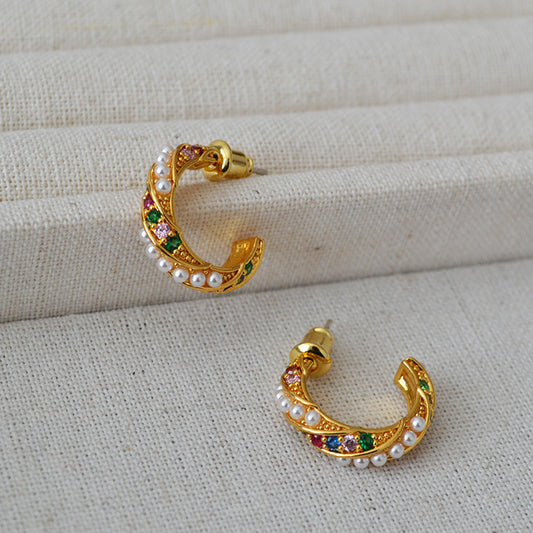 Romantic Gold Earring for Special Moments