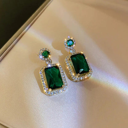 Classic Necklace with Timeless Appeal