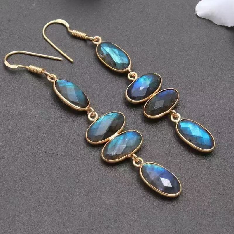 Charming Earring for Any Occasion