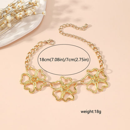 Romantic Gold Bracelet for Special Moments