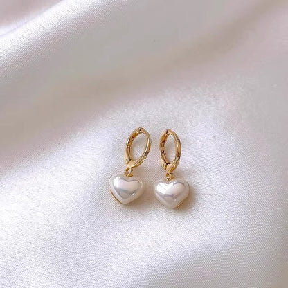 Stunning Pearl Earring for Daily Wear