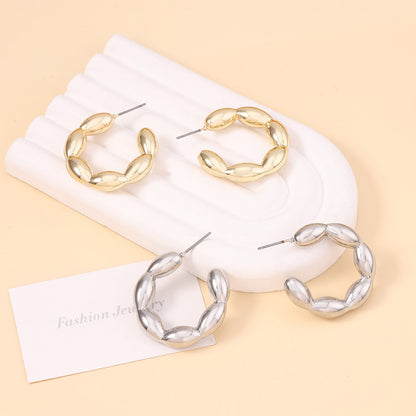 Charming Earring for Any Occasion