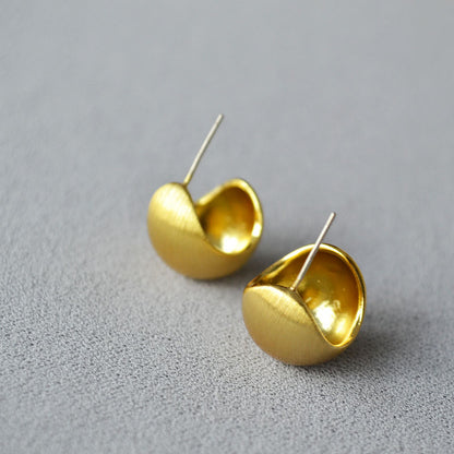 Beautiful Gold Earring with Unique Style