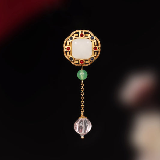 Charming Gold Piece for Any Occasion