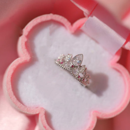 Charming Piece for Any Occasion
