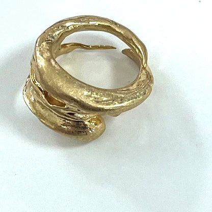 Elegant Gold Earring for Every Occasion