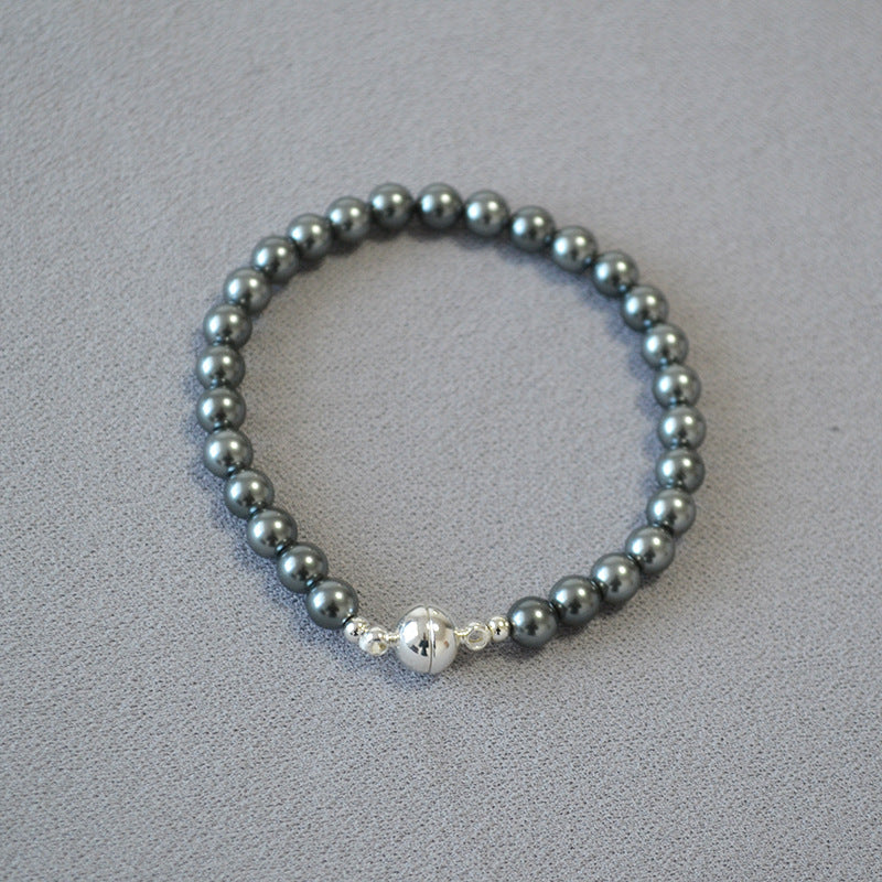 Classic Pearl Necklace with Timeless Appeal