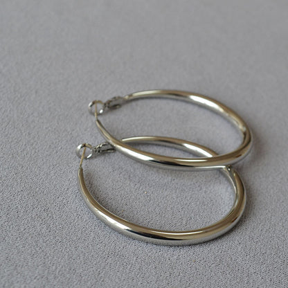 Romantic Silver Earring for Special Moments