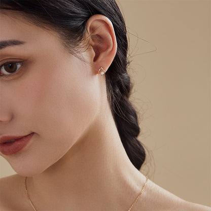 Classic Pearl Earring with Timeless Appeal