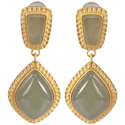 Charming Silver Earring for Any Occasion
