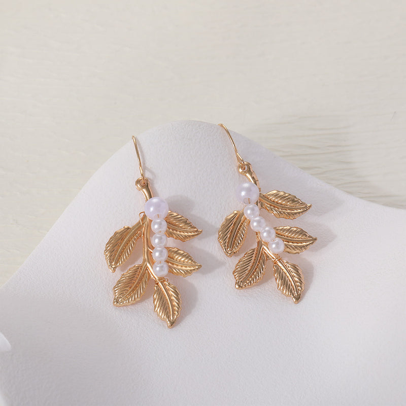Classic Pearl Earring with Timeless Appeal