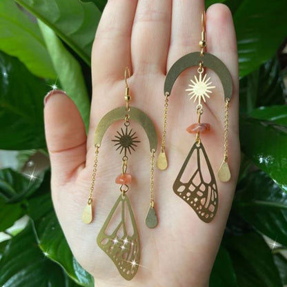 Romantic Gold Earring for Special Moments