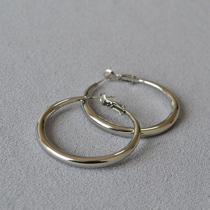 Romantic Silver Earring for Special Moments