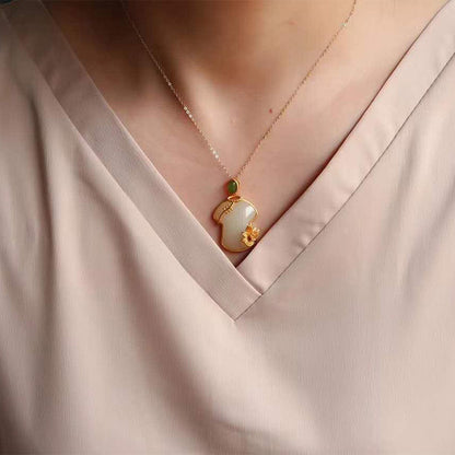 Charming Gold Necklace for Any Occasion