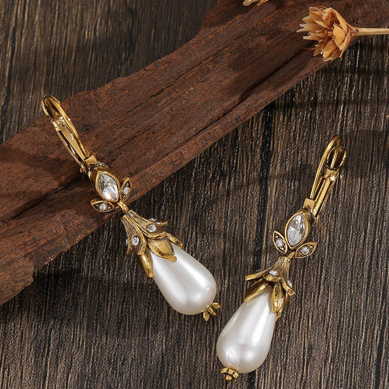 Charming Pearl Earring for Any Occasion