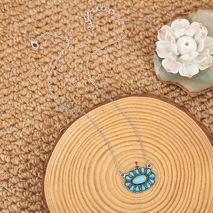 Classic Silver Necklace with Timeless Appeal