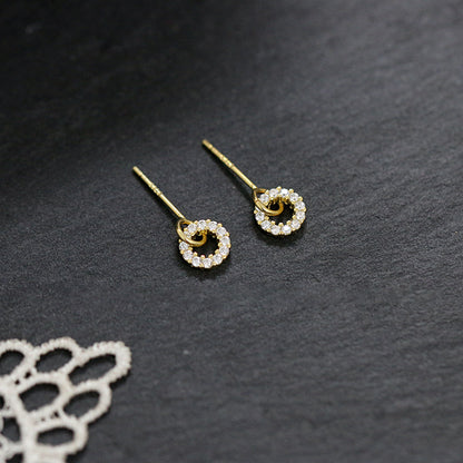 Charming Earring for Any Occasion