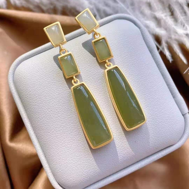 Beautiful Gold Earring with Unique Style