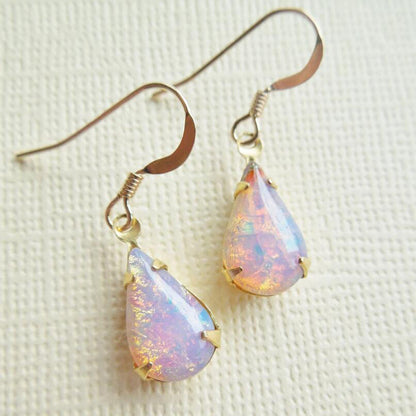 Charming Gold Earring for Any Occasion