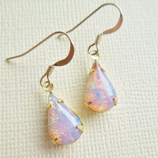 Charming Gold Earring for Any Occasion