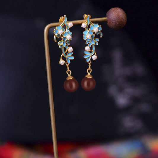 Charming Earring for Any Occasion