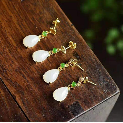 Classic Gold Earring with Timeless Appeal