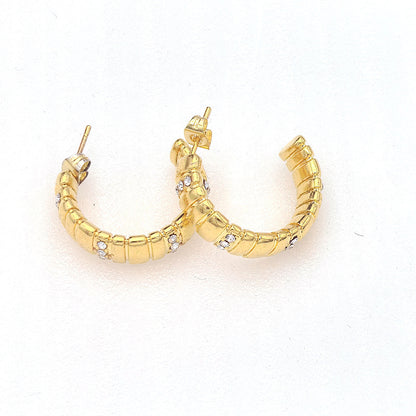 Beautiful Gold Earring with Unique Style