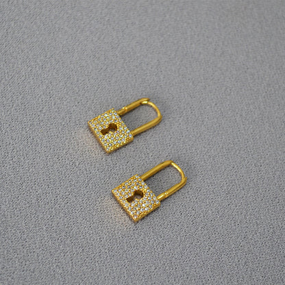 Beautiful Gold Earring with Unique Style