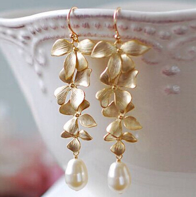 Stunning Gold Earring for Daily Wear