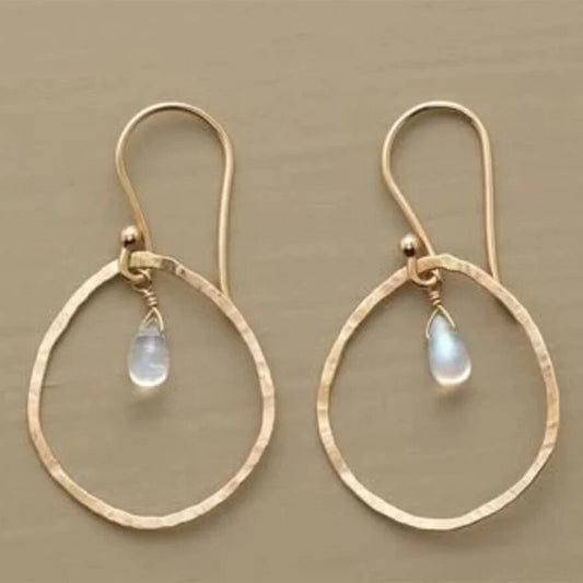 Classic Gold Earring with Timeless Appeal