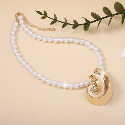 Classic Pearl Chain with Timeless Appeal