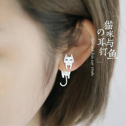 Charming Silver Earring for Any Occasion