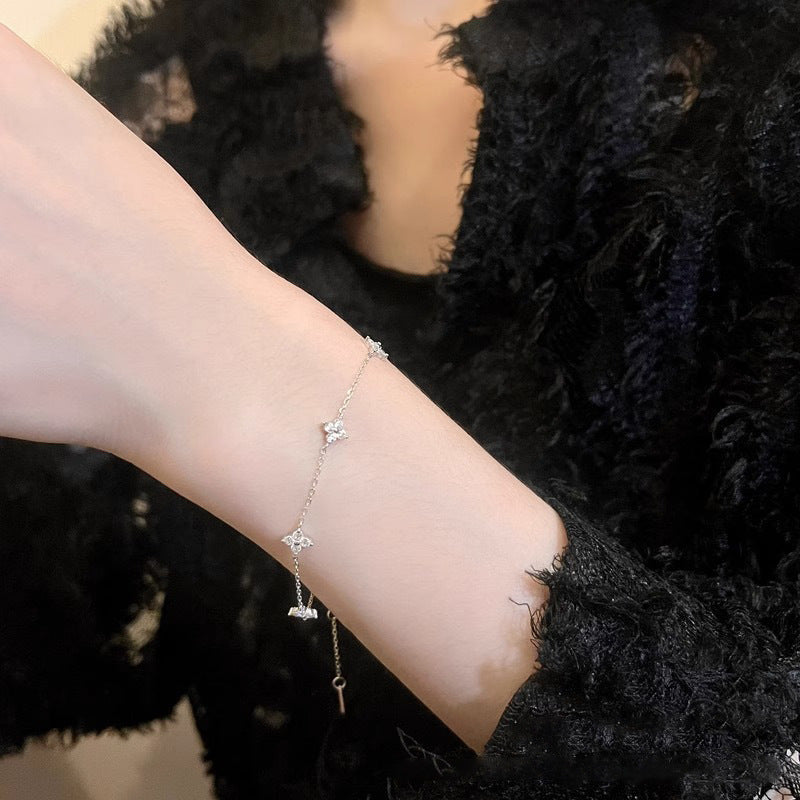 Beautiful Bracelet with Unique Style