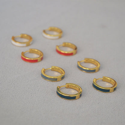 Classic Gold Earring with Timeless Appeal