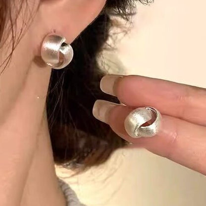 Romantic Silver Earring for Special Moments
