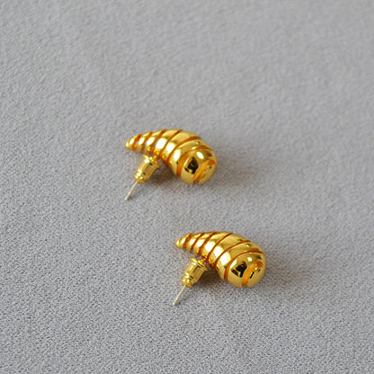 Vintage Handmade Gold Earring