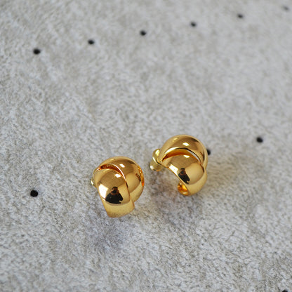 Beautiful Gold Earring with Unique Style