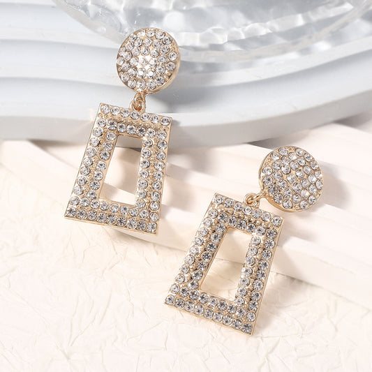Charming Earring for Any Occasion