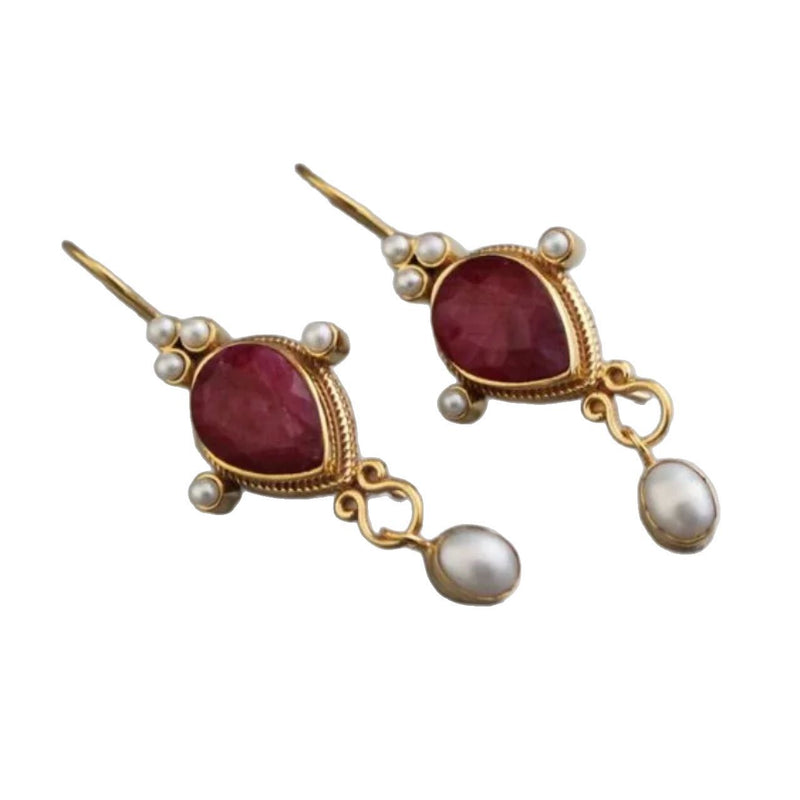 Classic Pearl Earring with Timeless Appeal