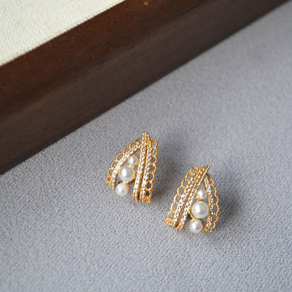 Romantic Silver Earring for Special Moments