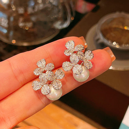 Classic Pearl Earring with Timeless Appeal